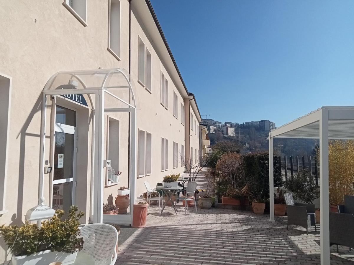 Hotel Porta Rivera LʼAquila Eksteriør bilde